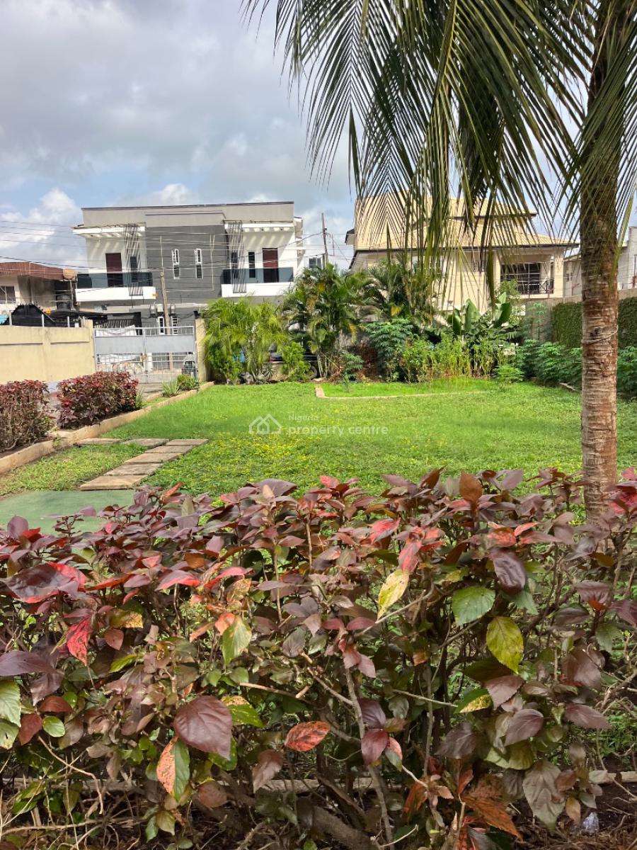 3 Bedroom Bungalow Self Compound Available in Ikeja Commercial Or Res, Ikeja, Lagos, Office Space for Rent
