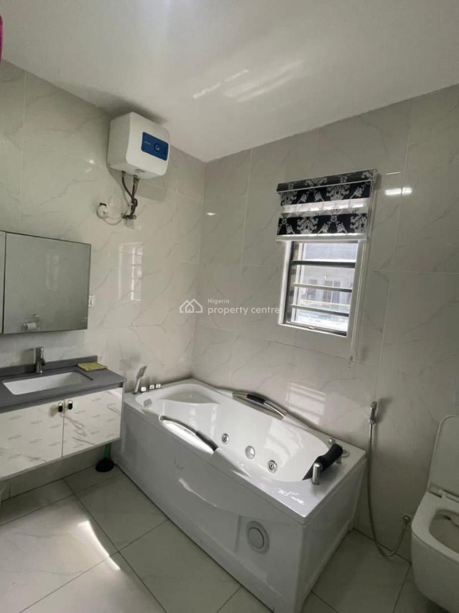Spacious Master Bedroom in a Serviced Court, Justice Court, Spg Road, Ologolo,  Lekki Lagos, Ologolo, Lekki, Lagos, Flat / Apartment for Rent