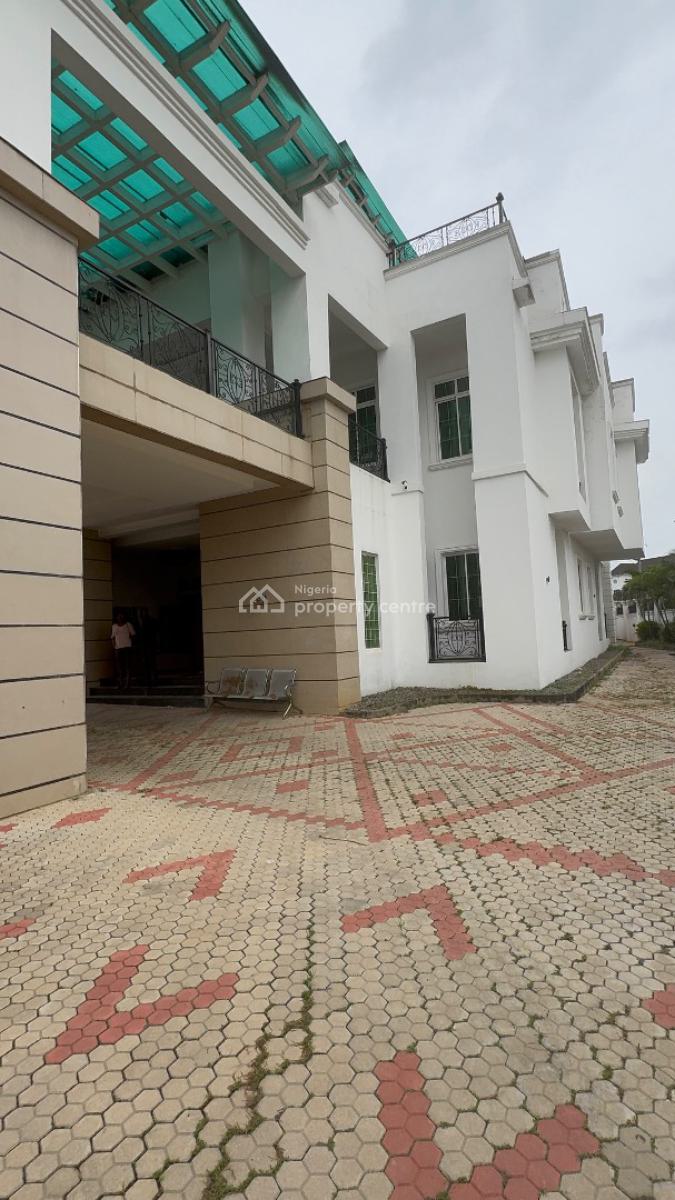 Exotic Castle in The Metropolis with Charlet Swimming Pool ., Guzape, Guzape District, Abuja, Detached Duplex for Sale