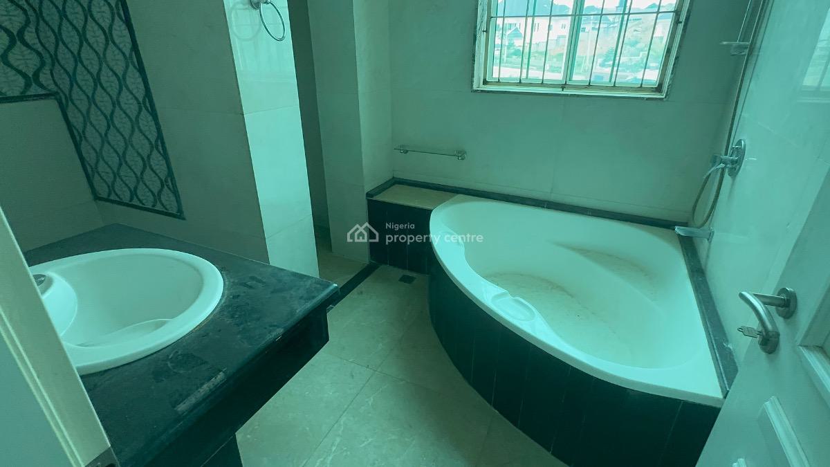 Exotic Castle in The Metropolis with Charlet Swimming Pool ., Guzape, Guzape District, Abuja, Detached Duplex for Sale