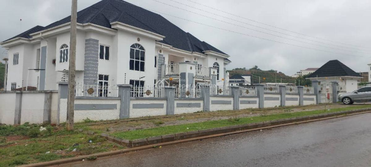 Distress 8, Bedroom Mansion with Swimming Pool in a Nice Location, Guzape Main, Guzape District, Abuja, Detached Duplex for Sale