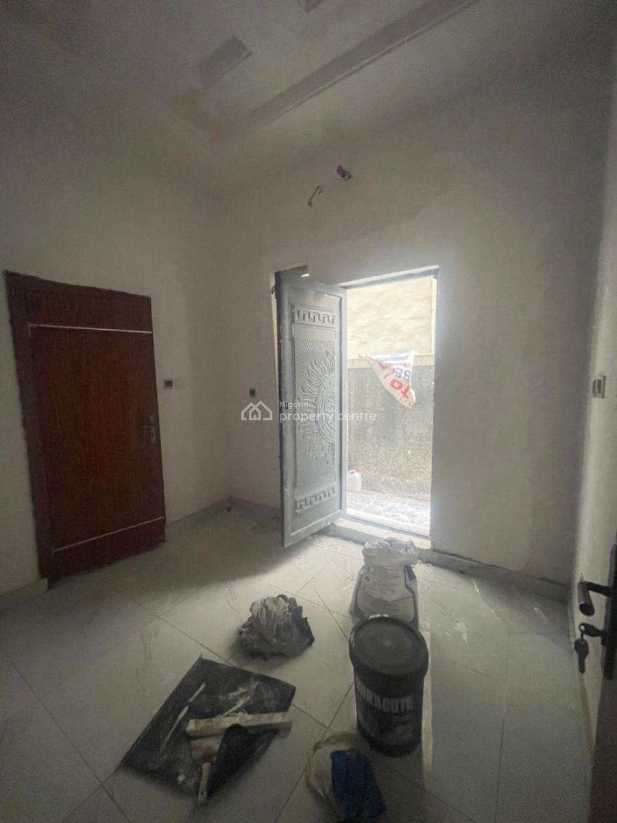 Clean and Standard Room( Downstairs) in a Shared Duplex, Orchid Road, Lekki, Lagos, Self Contain (single Rooms) for Rent