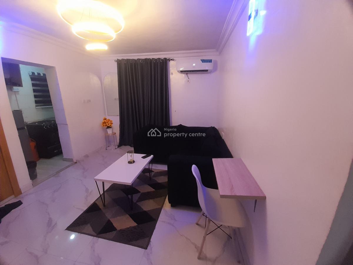 Studio Apartment a Luxury Staycation with a 5-star Comfort and Netflix, Gated Estate Near Nike Art Gallery and Lekki Top Restaurants, Lekki Phase 1, Lekki, Lagos, Flat / Apartment Short Let
