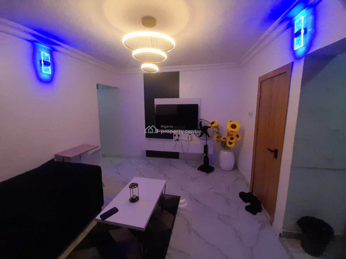 One Bedroom Apartment Luxury Decor Mood Lighting and Netflix for You, Near Shoprite Mall Lounges and Mins to Stadium and Eko Bridge Access, Surulere, Lagos, Flat / Apartment Short Let