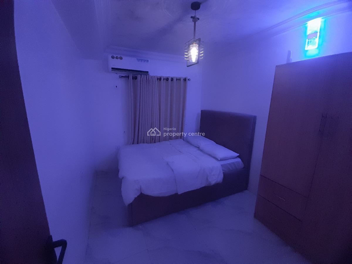 One Bedroom Apartment Luxury Decor Mood Lighting and Netflix for You, Near Shoprite Mall Lounges and Mins to Stadium and Eko Bridge Access, Surulere, Lagos, Flat / Apartment Short Let