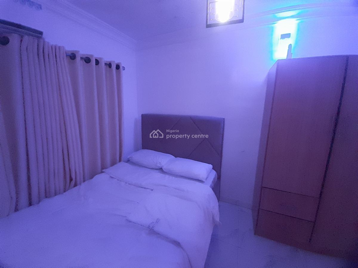 One Bedroom Apartment Fully Serviced Oasis with Housekeeping and Wifi, Surulere, Lagos, Flat / Apartment Short Let