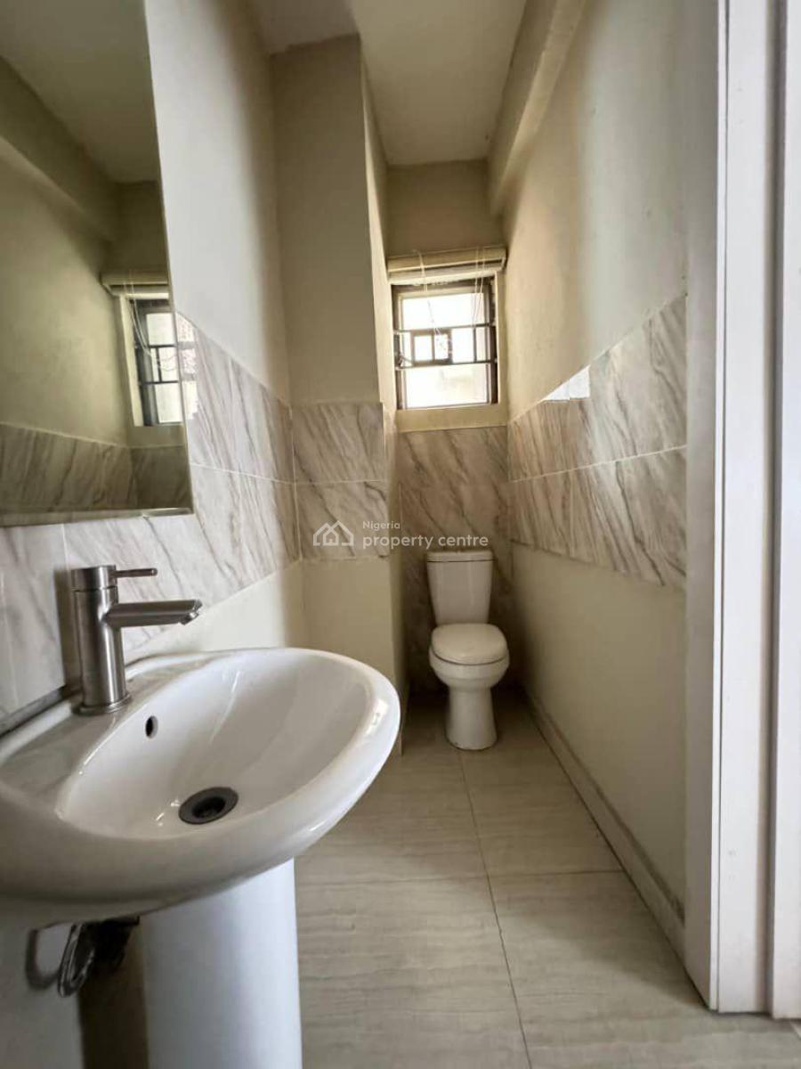 Breathtaking 2  Bedroom Apartment in a Secured Estate, Surulere, Lagos, Flat / Apartment for Sale