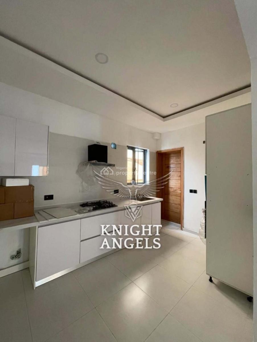 Brand New 3-bedroom Apartment, Lekki Phase 1, Lekki, Lagos, Flat / Apartment for Rent