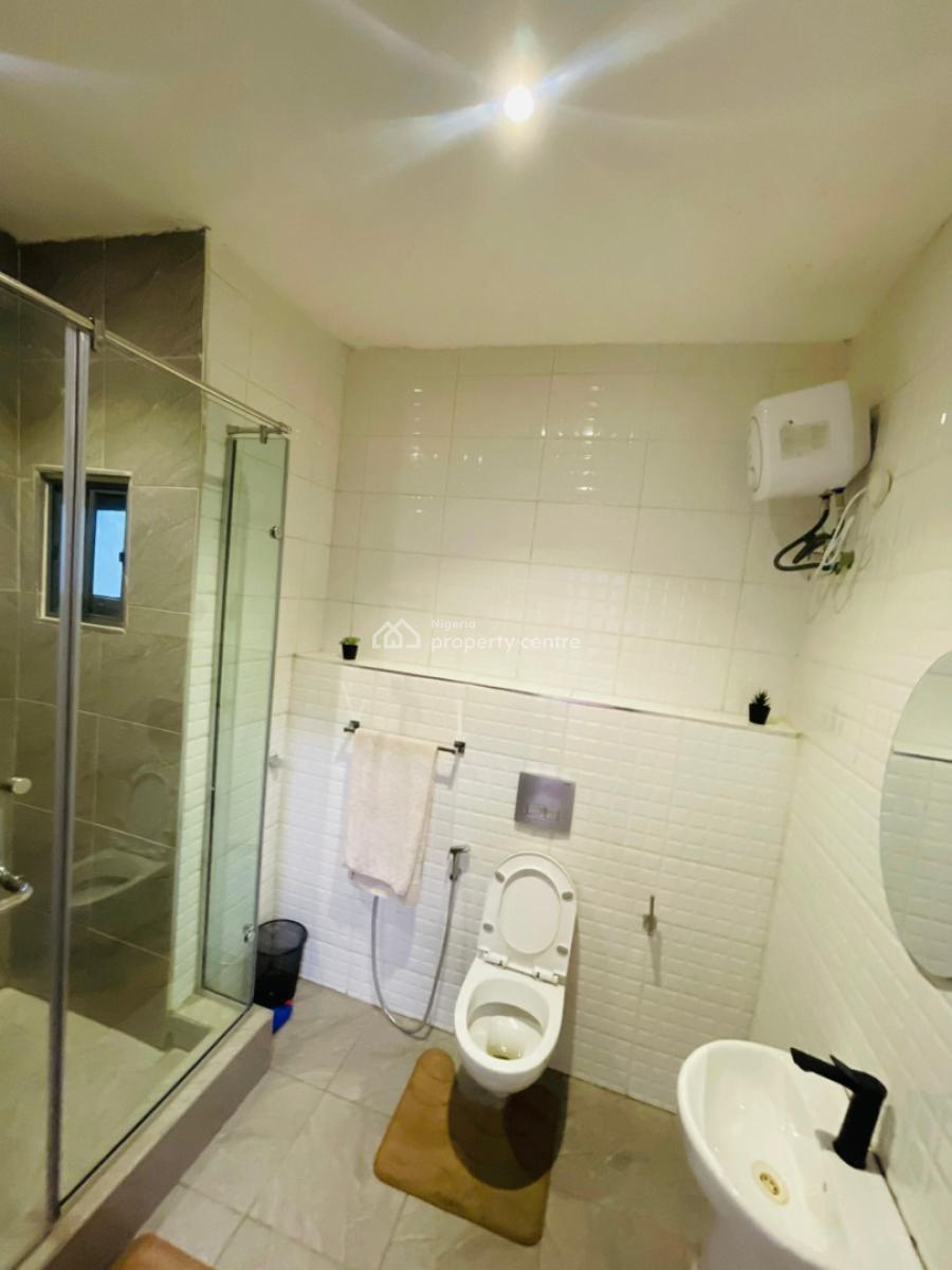 2 Bedroom Serviced Apartment, Lekki Phase 1, Lekki, Lagos, Flat / Apartment Short Let