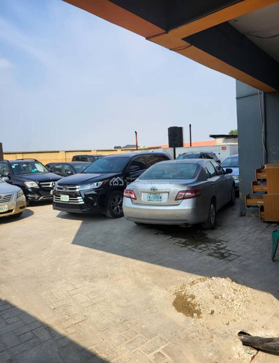 5 Storey Commercial Building with Penthouse, Herbert Macaulay Way, Yaba, Lagos, Plaza / Complex / Mall for Sale