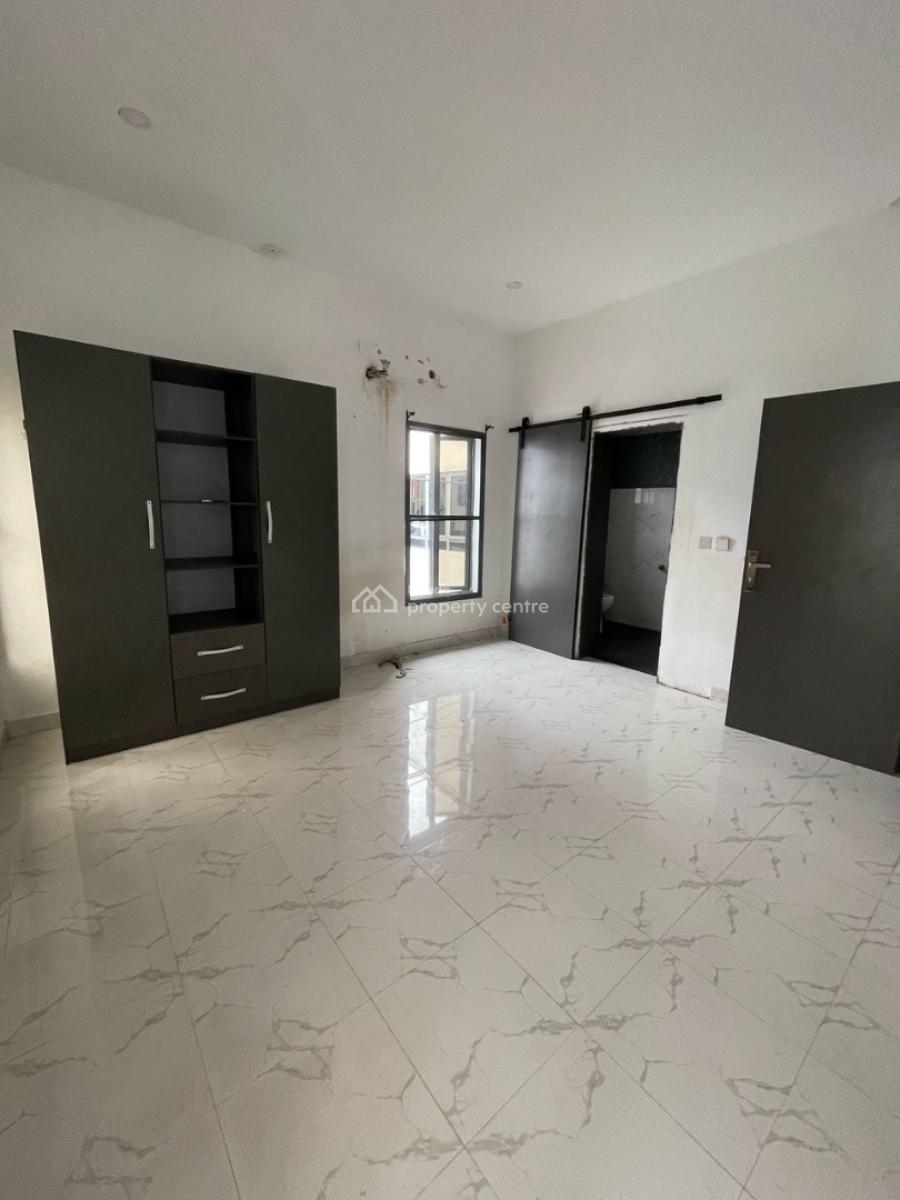 One Room Shared Kitchen Only, Ologolo Estate, Ologolo, Lekki, Lagos, Flat / Apartment for Rent