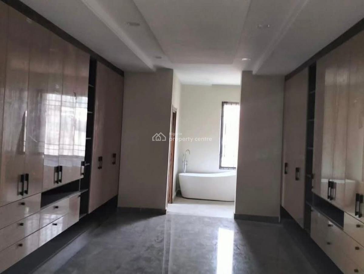 Luxury 3bedroom Apartment, Gilmor, Tarred Road, Jahi, Abuja, Block of Flats for Sale