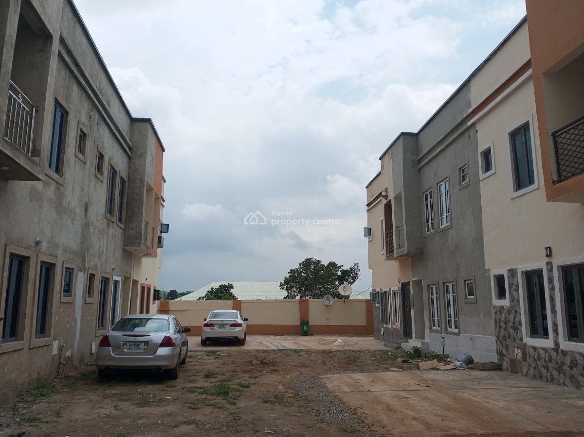 3 Bedrooms Duplex Available in an Estate, Apo Wumba Axis, Apo, Abuja, Terraced Duplex for Rent