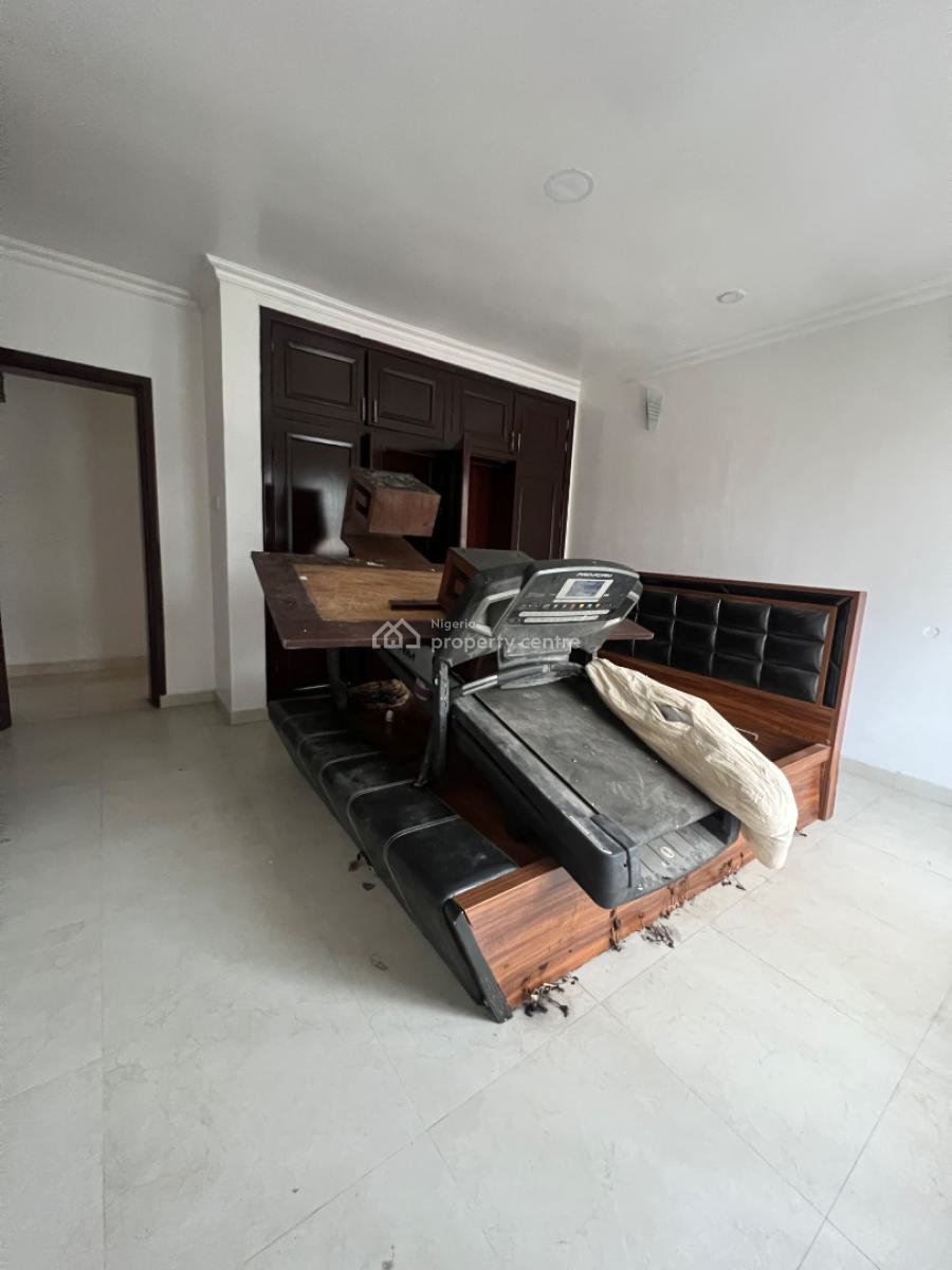 Spacious 2 Bedroom Penthouse Available, Lekki Phase 1, Lekki Phase 1, Lekki, Lagos, Flat / Apartment for Rent