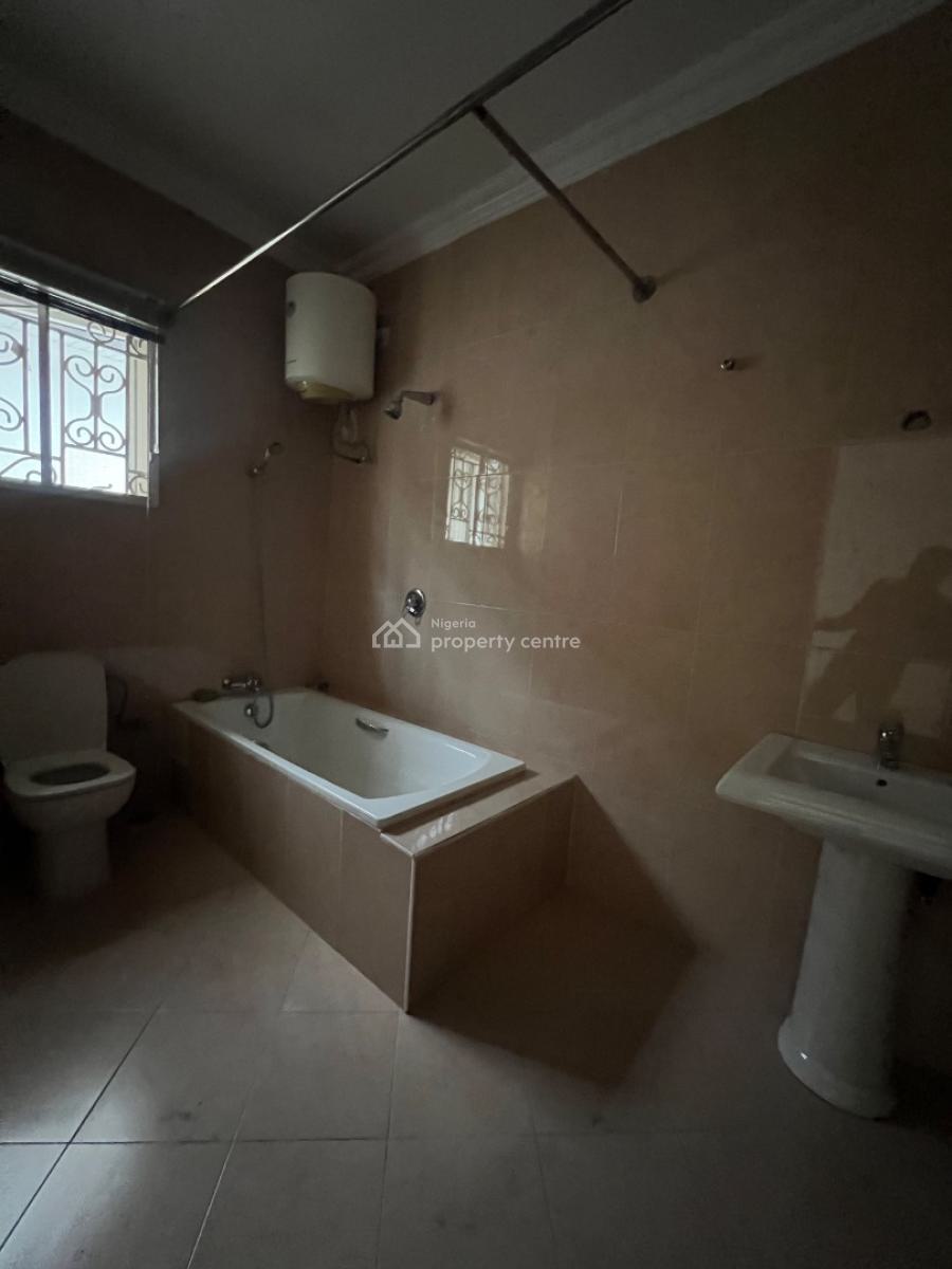 Spacious 2 Bedroom Penthouse Available, Lekki Phase 1, Lekki Phase 1, Lekki, Lagos, Flat / Apartment for Rent