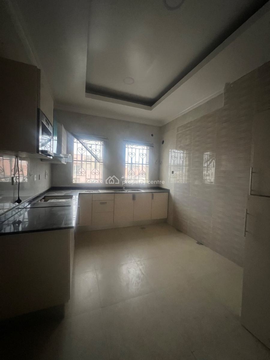Spacious 3 Bedroom Apartment Available, Lekki Phase 1, Lekki Phase 1, Lekki, Lagos, Flat / Apartment for Rent