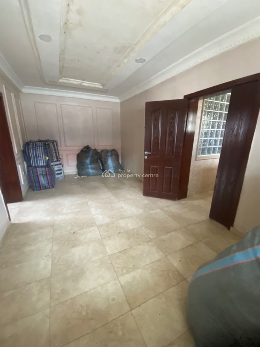 Spacious Room and Parlour Self Contained for Commercial Use, Adebayo Doherty Road Lekki Phase 1, Lekki Phase 1, Lekki, Lagos, Office Space for Rent
