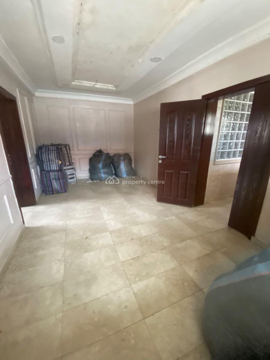 Spacious Room and Parlour Self Contained for Commercial Use, Adebayo Doherty Road Lekki Phase 1, Lekki Phase 1, Lekki, Lagos, Office Space for Rent