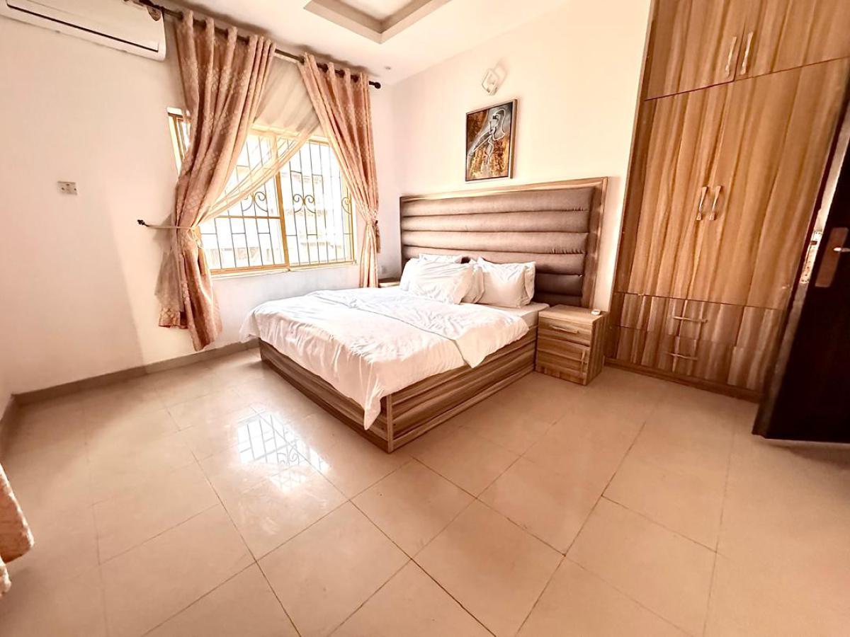 Nicely Furnished 3 Bedrooms Flat Serviced Apartment, New Horizons 1 Estate Nike Art Gallery Road, Ikate, Lekki, Lagos, Flat / Apartment for Rent
