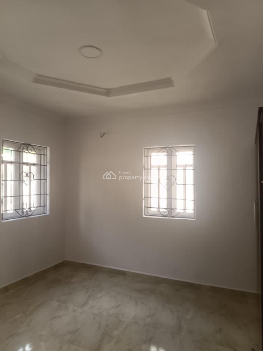 Nicely Built Two Bedroom Flat., New Bodija, Ibadan, Oyo, Flat / Apartment for Rent