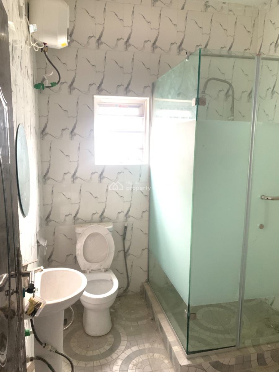 Luxury 3 Bedroom Upstairs with Dinning, Abijo Estate, Ajah, Lagos, Flat / Apartment for Rent