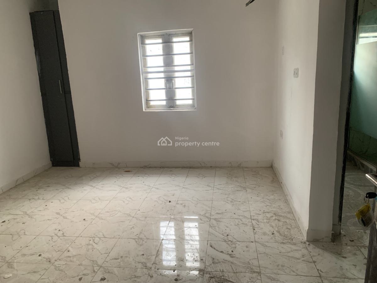 Luxury 3 Bedroom Upstairs with Dinning, Abijo Estate, Ajah, Lagos, Flat / Apartment for Rent