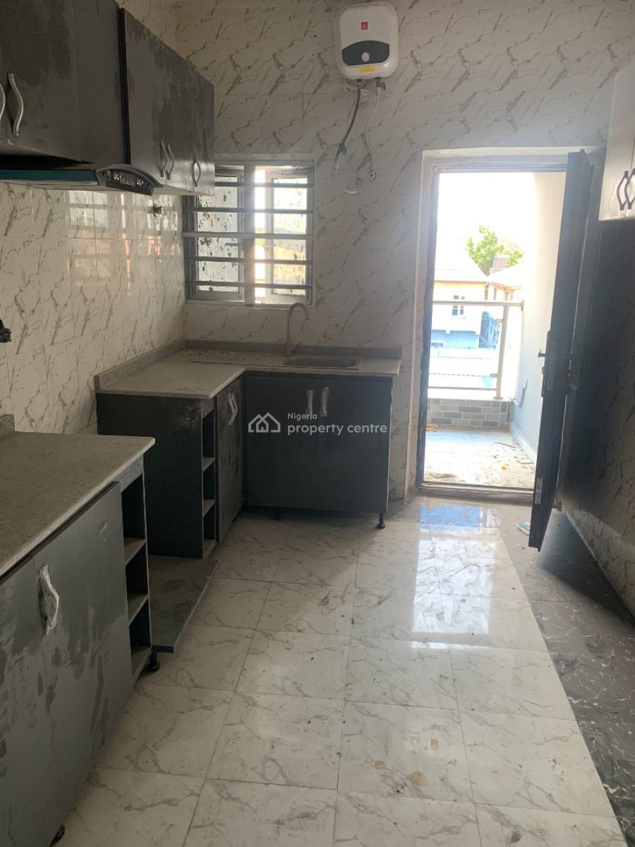 Luxury 3 Bedroom Upstairs with Dinning, Abijo Estate, Ajah, Lagos, Flat / Apartment for Rent