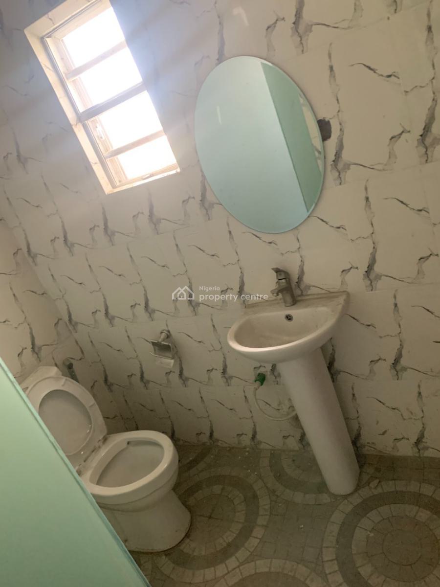 Luxury 3 Bedroom Upstairs with Dinning, Abijo Estate, Ajah, Lagos, Flat / Apartment for Rent