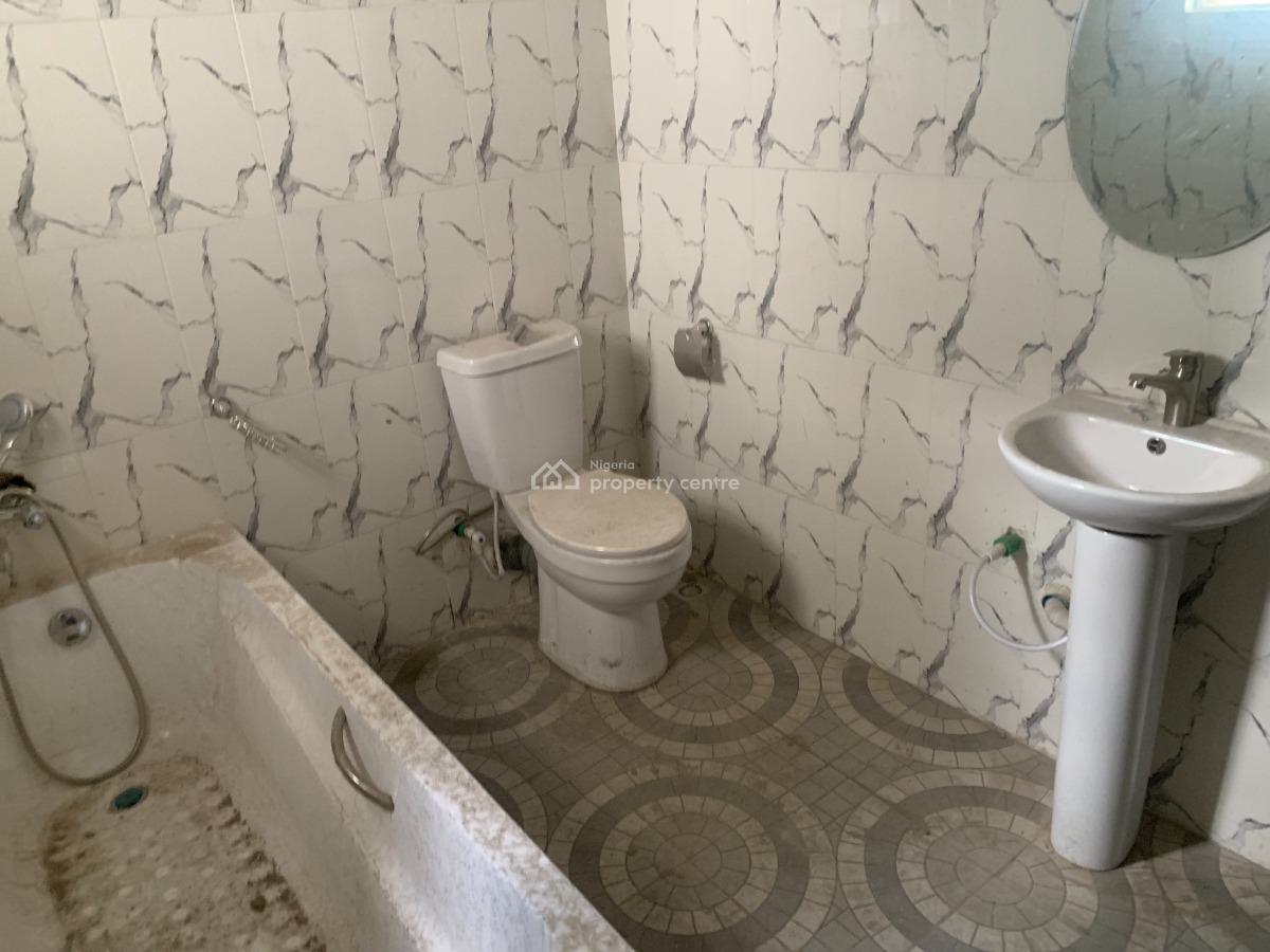 Luxury 3 Bedroom Upstairs with Dinning, Abijo Estate, Ajah, Lagos, Flat / Apartment for Rent