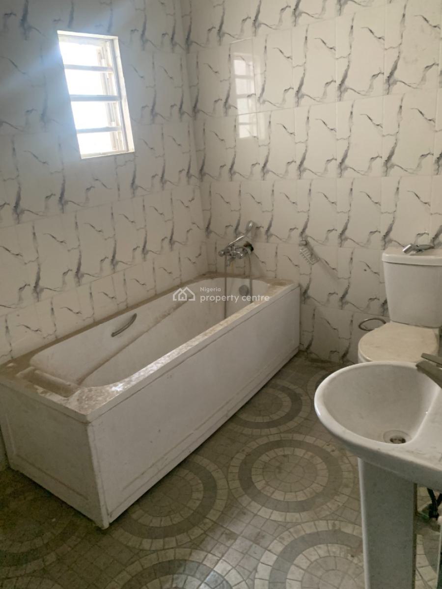 Luxury 3 Bedroom Upstairs with Dinning, Abijo Estate, Ajah, Lagos, Flat / Apartment for Rent