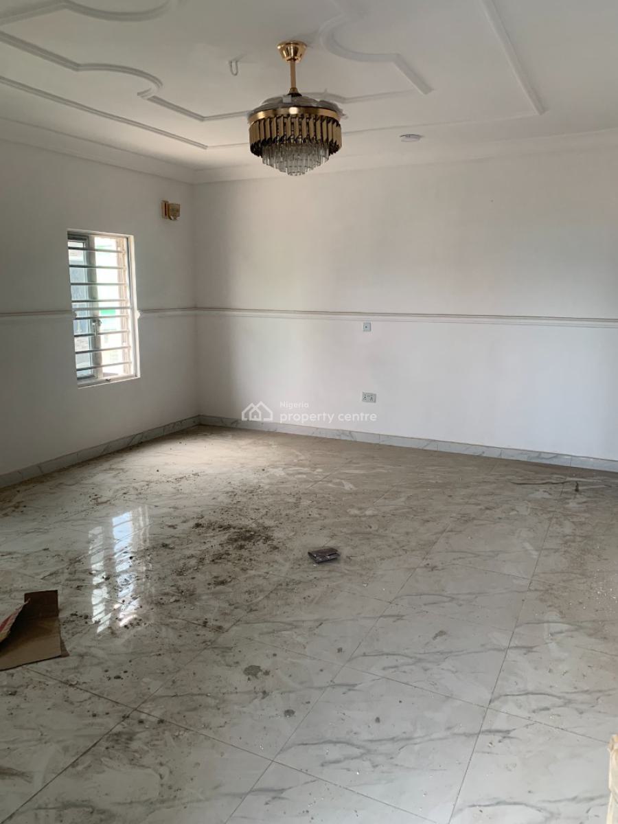 Luxury 3 Bedroom Upstairs with Dinning, Abijo Estate, Ajah, Lagos, Flat / Apartment for Rent