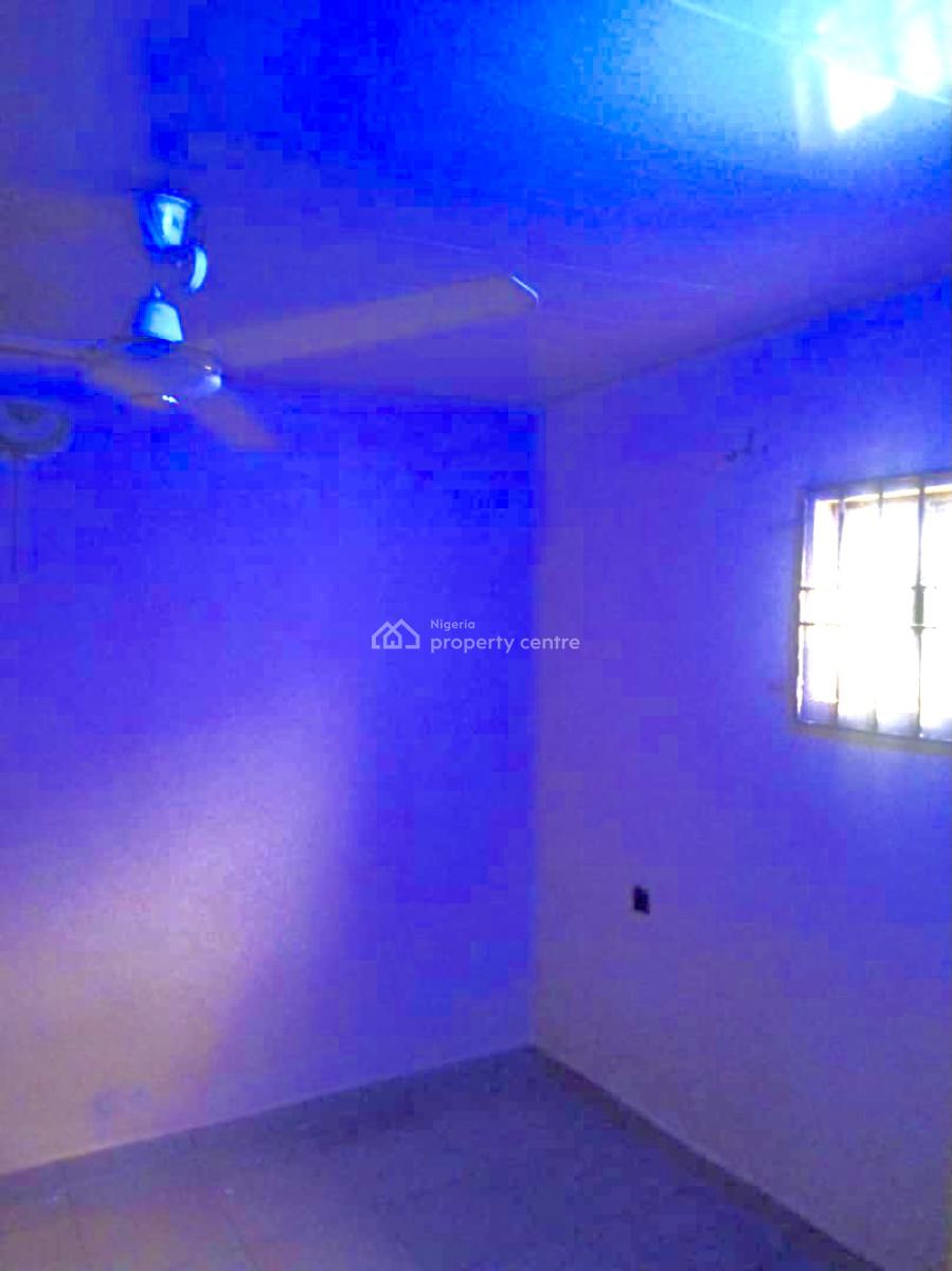 Spacious and Nicely Renovated Selfcontain, Back of Labamba, Berger Quarry, Mpape, Abuja, Flat / Apartment for Rent