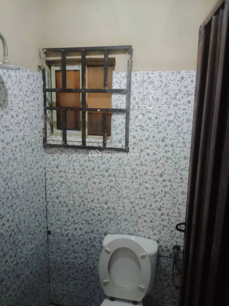 Spacious and Nicely Renovated Selfcontain, Back of Labamba, Berger Quarry, Mpape, Abuja, Flat / Apartment for Rent