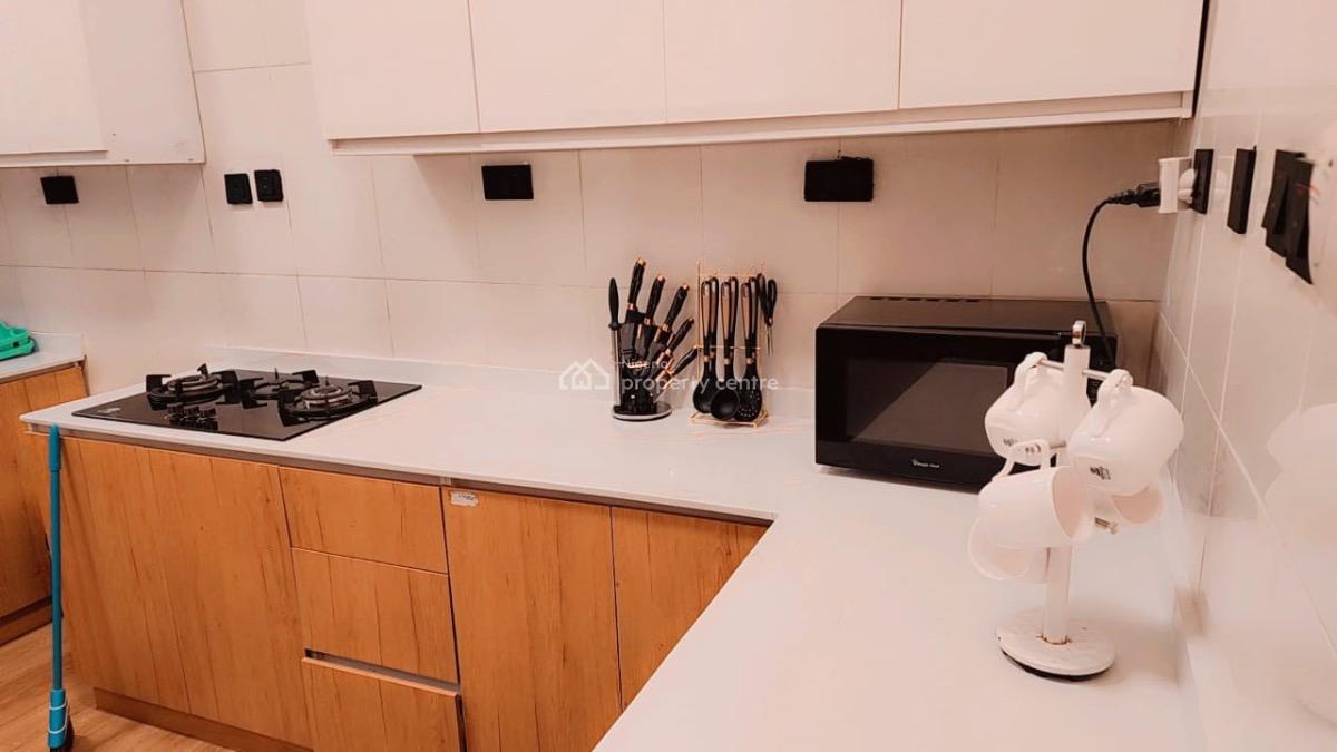 Crisp & Cozy 3-bedroom Serviced Apartment with Ps5, Off Admiralty Way, Lekki Phase 1, Lekki Phase 1, Lekki, Lagos, Flat / Apartment Short Let