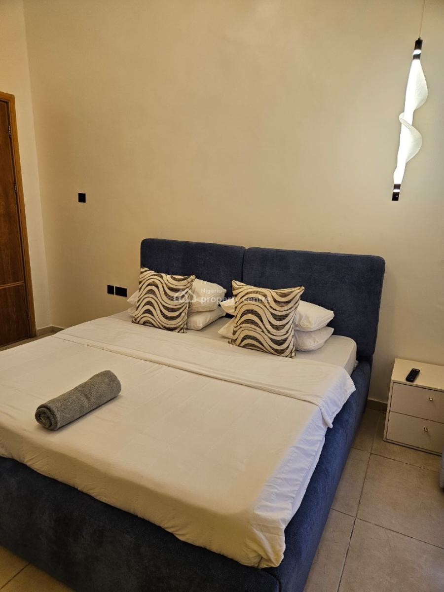 Crisp & Cozy 3-bedroom Serviced Apartment with Ps5, Off Admiralty Way, Lekki Phase 1, Lekki Phase 1, Lekki, Lagos, Flat / Apartment Short Let