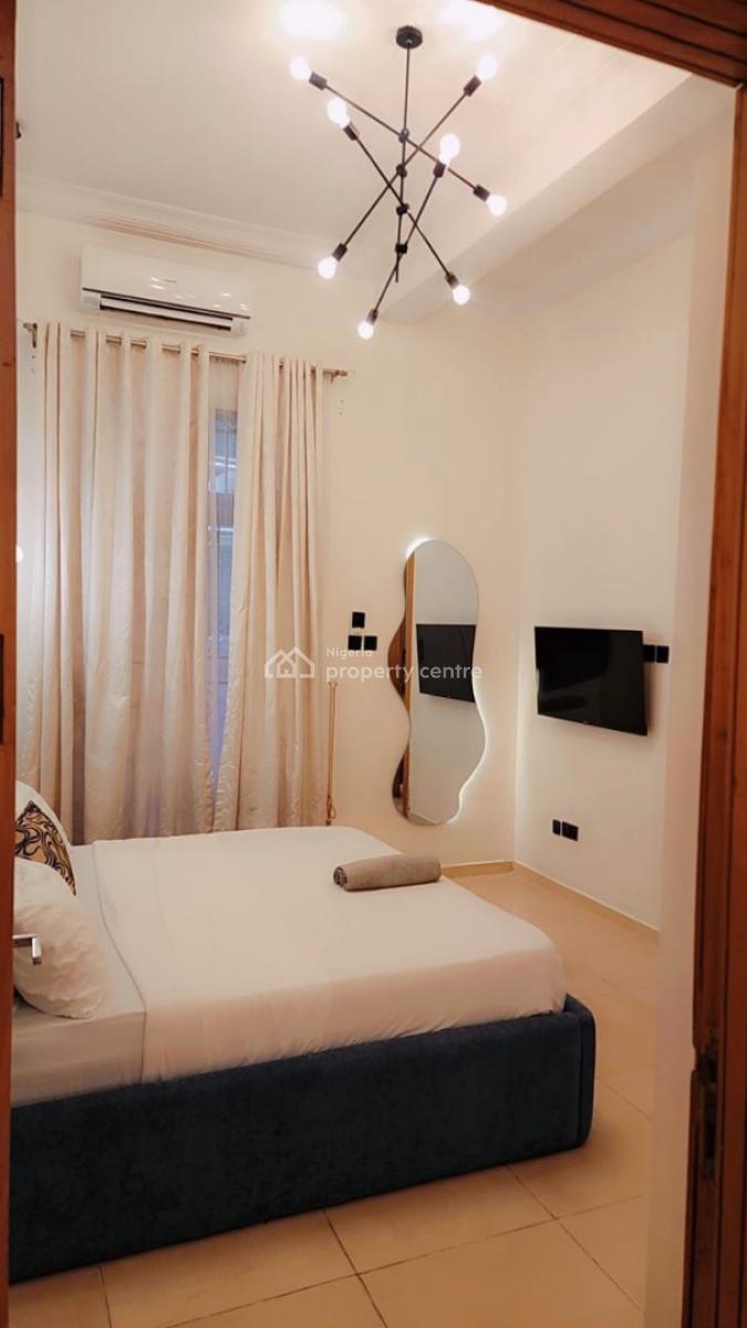 Crisp & Cozy 3-bedroom Serviced Apartment with Ps5, Off Admiralty Way, Lekki Phase 1, Lekki Phase 1, Lekki, Lagos, Flat / Apartment Short Let