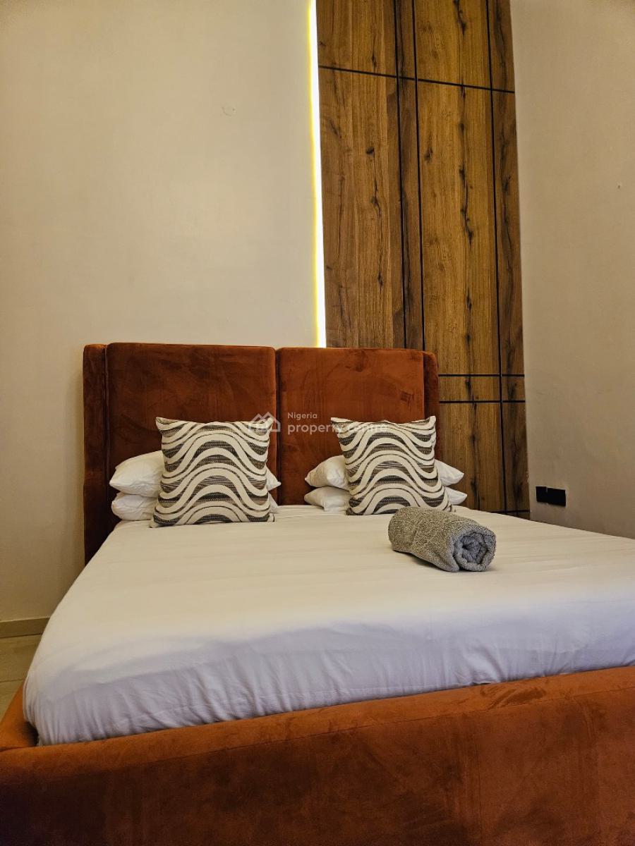 Crisp & Cozy 3-bedroom Serviced Apartment with Ps5, Off Admiralty Way, Lekki Phase 1, Lekki Phase 1, Lekki, Lagos, Flat / Apartment Short Let