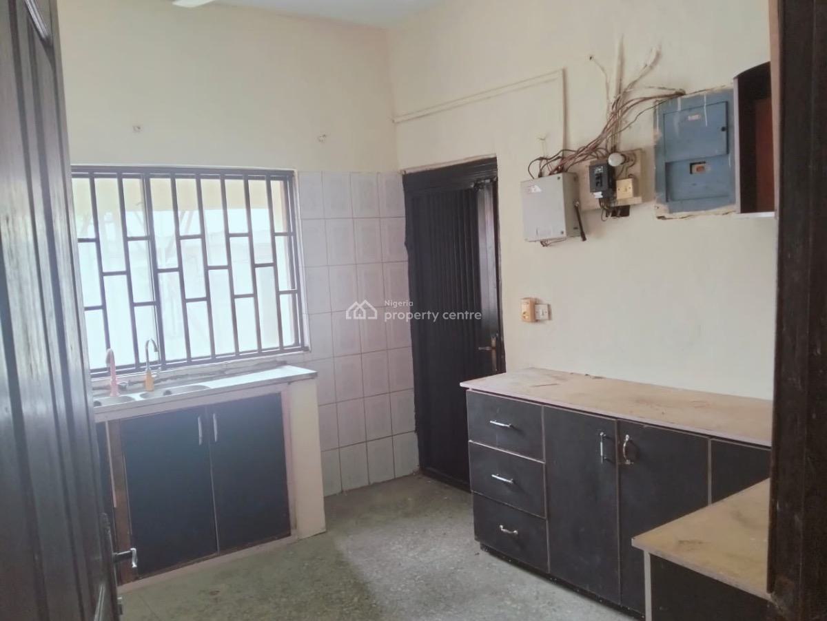 Exquisite Spacious 3 Bedroom Apartment, Utako, Abuja, Flat / Apartment for Rent