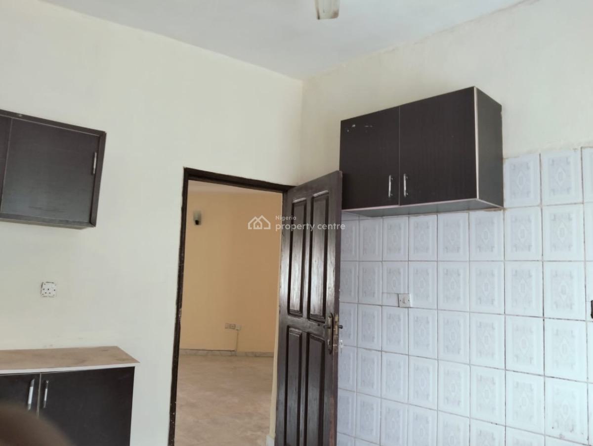 Exquisite Spacious 3 Bedroom Apartment, Utako, Abuja, Flat / Apartment for Rent