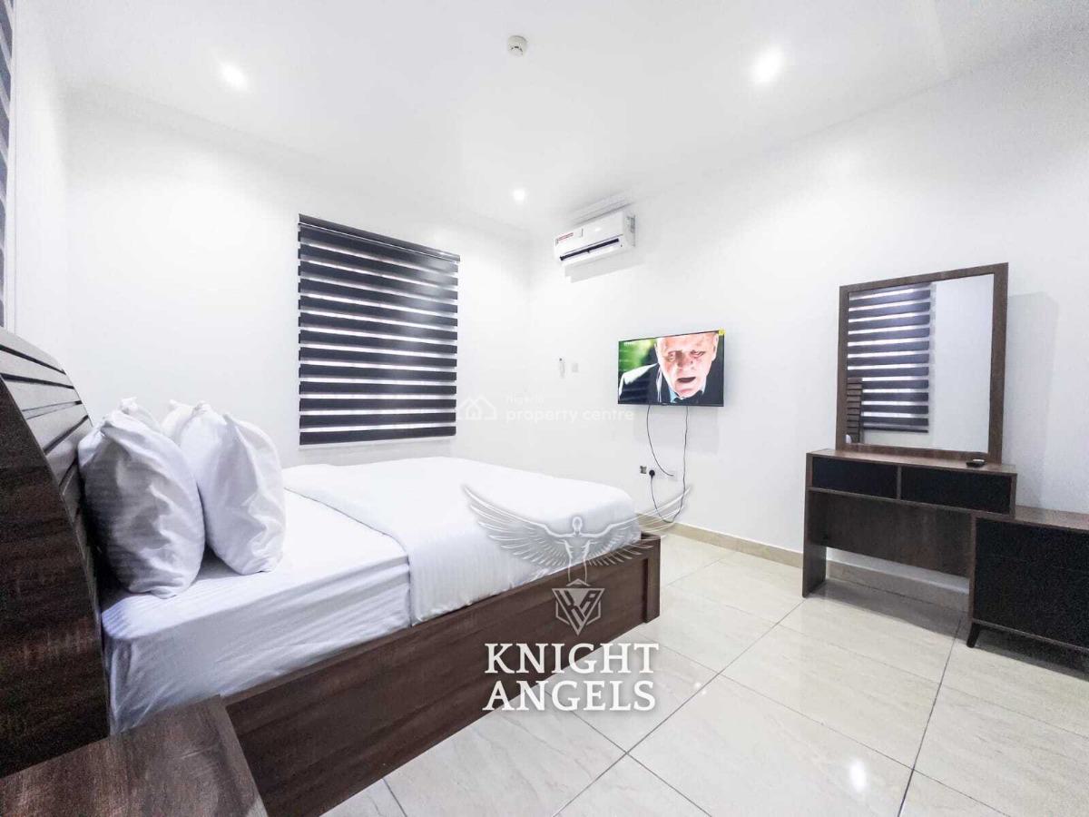 Fully Furnished 3-bedroom Apartments (upstairs), Lekki Phase 1, Lekki, Lagos, Flat / Apartment for Rent