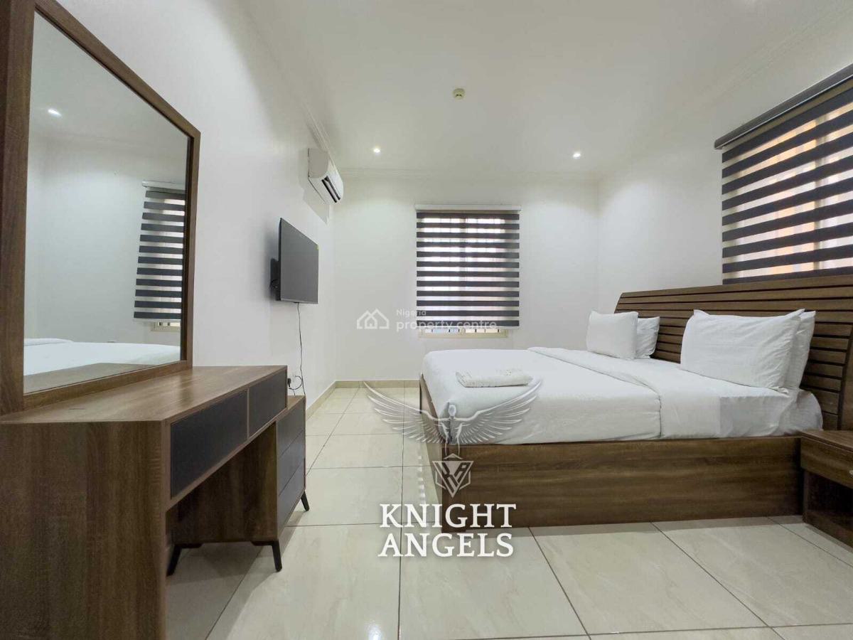 Fully Furnished 3-bedroom Apartments (upstairs), Lekki Phase 1, Lekki, Lagos, Flat / Apartment for Rent