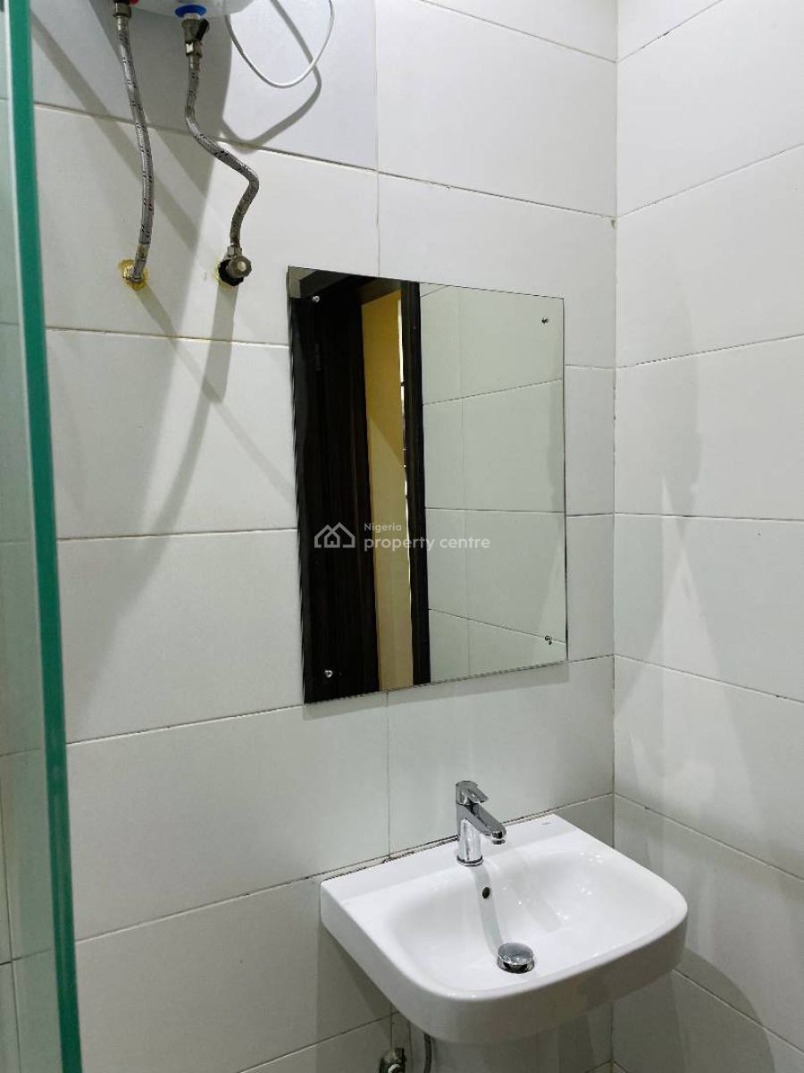 Luxury 2 Bedroom Apartment, Josemaria Escriva Street, Behind Nike Art Gallery., Lekki Phase 1, Lekki, Lagos, Flat / Apartment for Sale