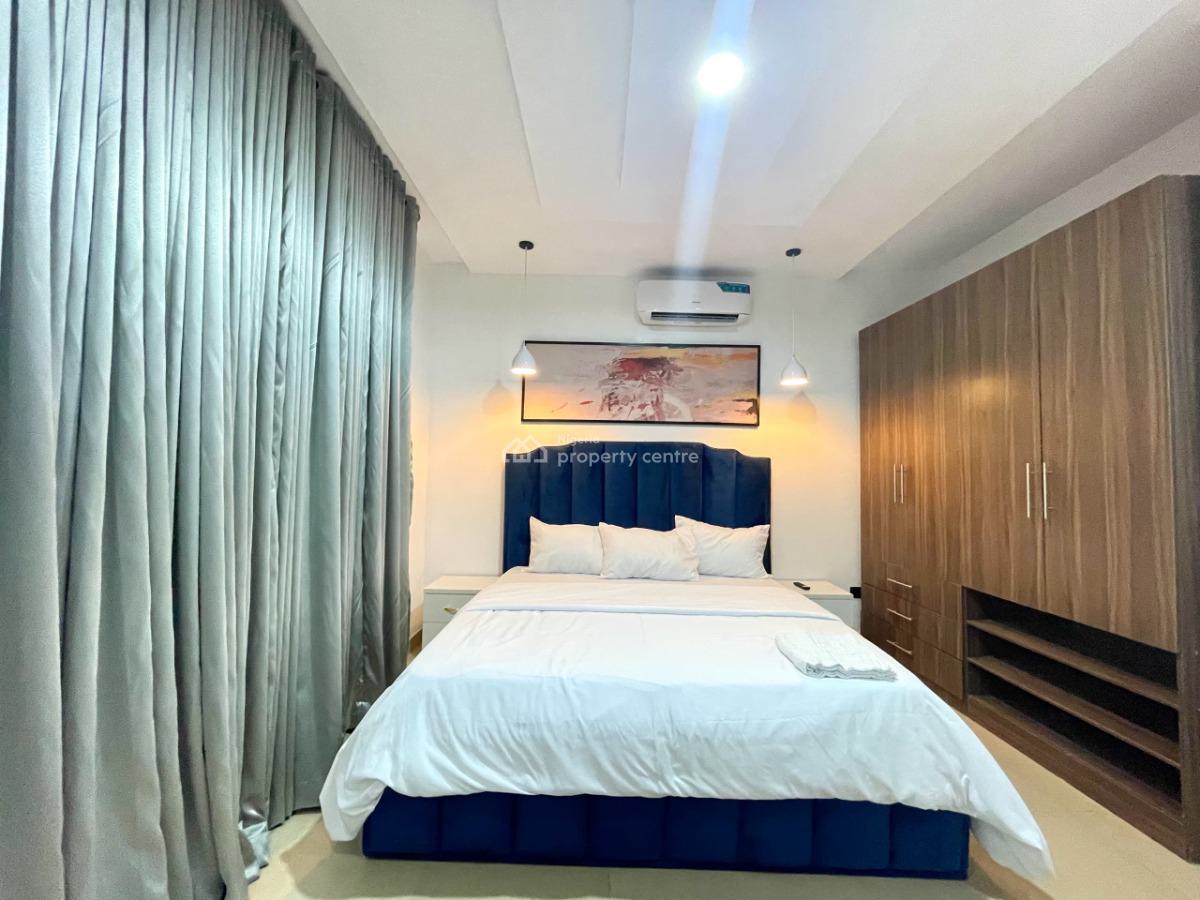Secured and Comfortable 3 Bedroom Apartment, Off Freedom Way, Lekki Phase 1, Lekki, Lagos, Flat / Apartment Short Let