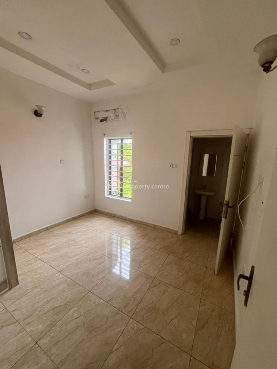 Renovated 3 Bedroom Bungalow, By Otedola, Omole Phase 2, Ikeja, Lagos, Detached Bungalow for Rent