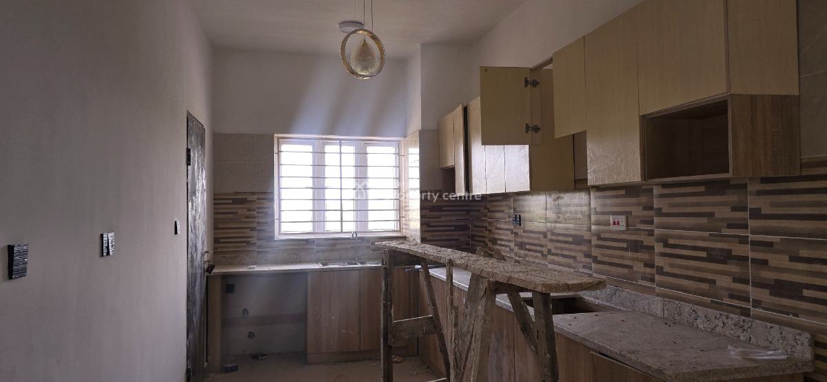 Large Size 1 Bedroom Upper Floor Flat in a Well Built Apartment Block, Lekki Phase 2, Lekki, Lagos, Flat / Apartment for Rent