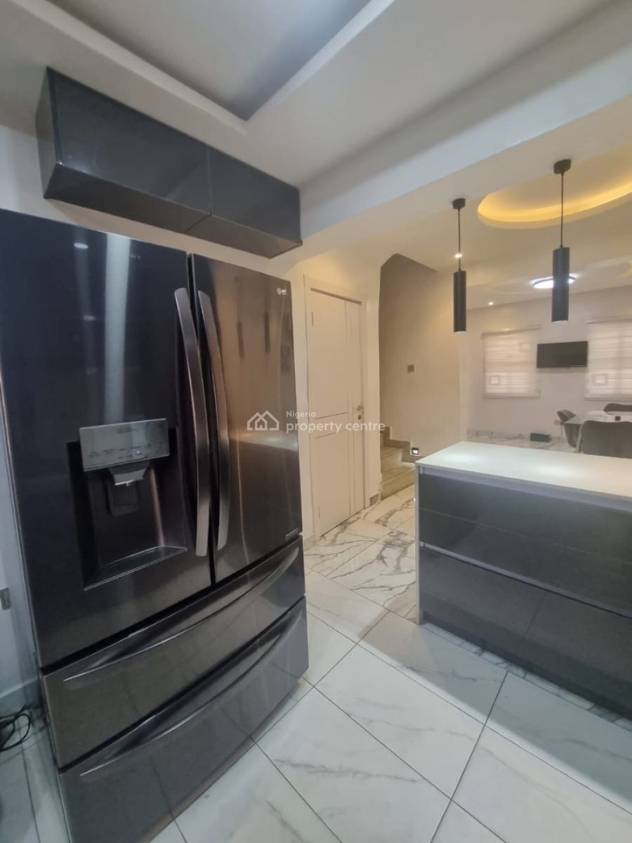 Luxury 3bed Duplex with Excellent Features, Ikeja Gra, Ikeja, Lagos, Flat / Apartment Short Let