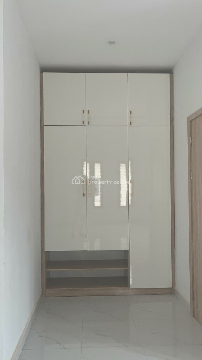 6 Bedroom House, in an Estate, Gwarinpa, Abuja, Detached Duplex for Sale