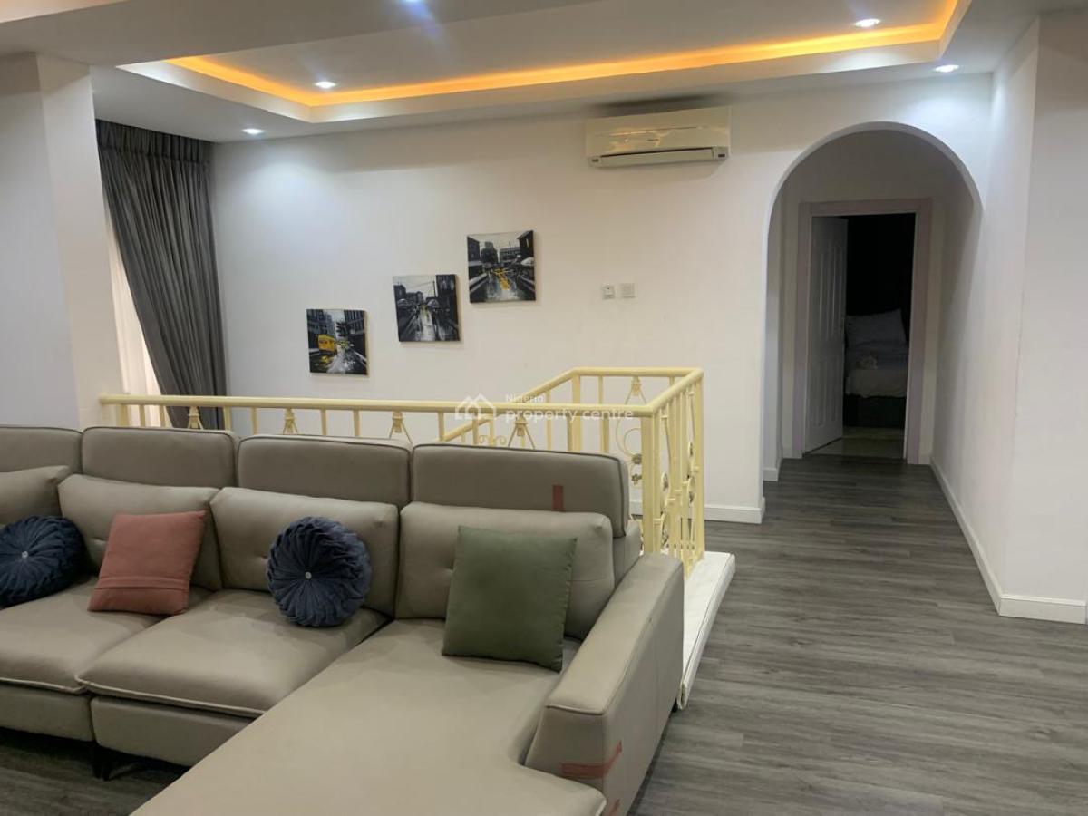 Luxury 3-bedroom Apartment  with Excellent Features, Admiralty Way, Lekki Phase 1, Lekki, Lagos, Flat / Apartment Short Let
