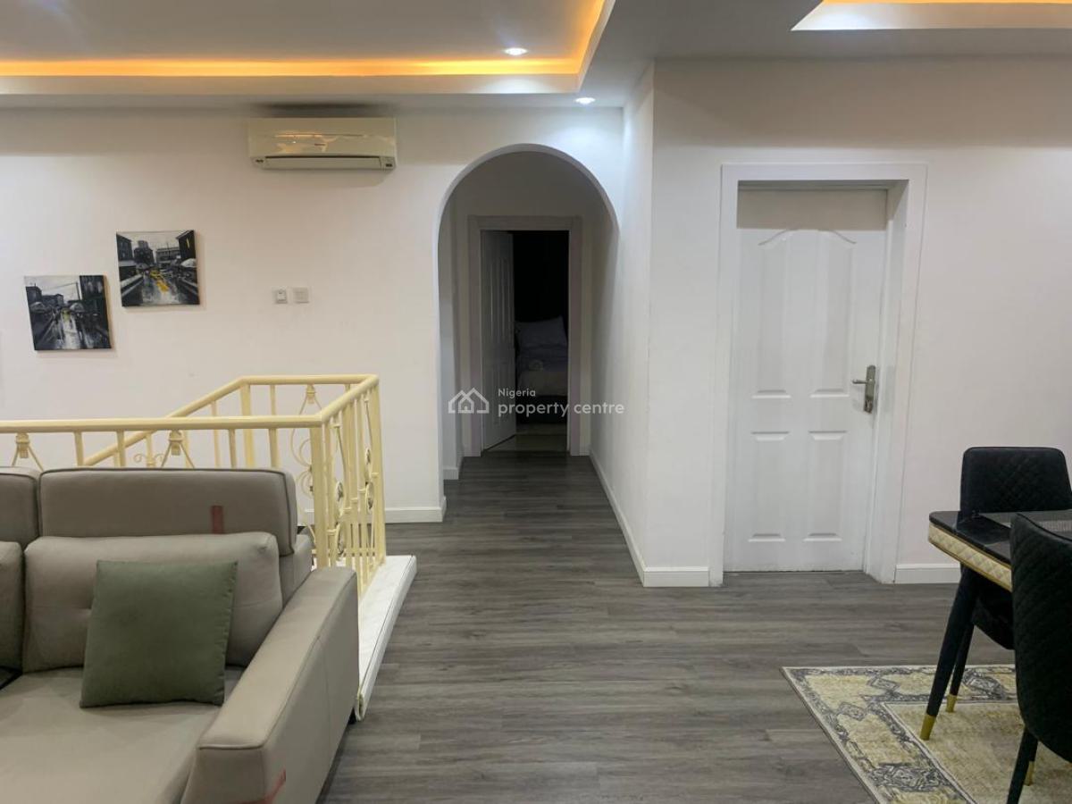 Luxury 3-bedroom Apartment  with Excellent Features, Admiralty Way, Lekki Phase 1, Lekki, Lagos, Flat / Apartment Short Let