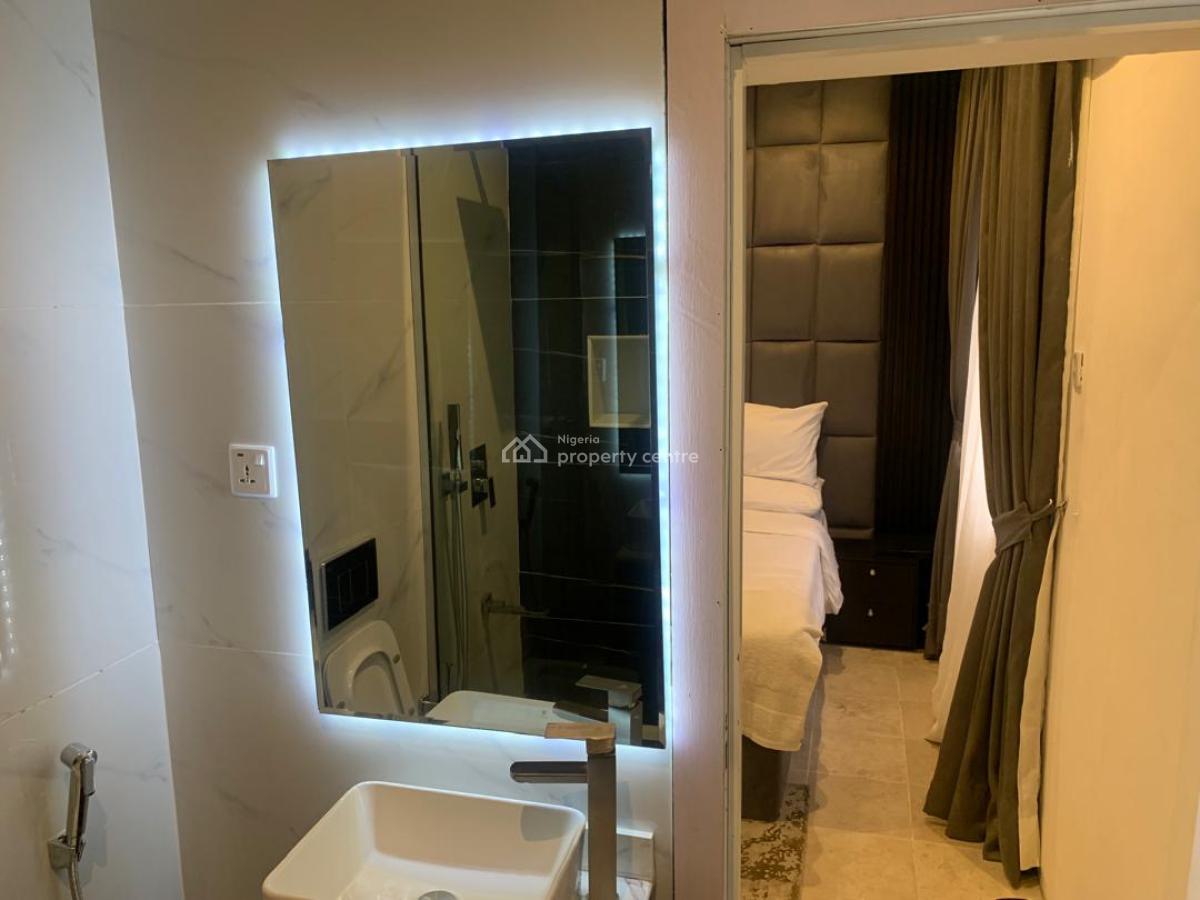 Luxury 3-bedroom Apartment  with Excellent Features, Admiralty Way, Lekki Phase 1, Lekki, Lagos, Flat / Apartment Short Let